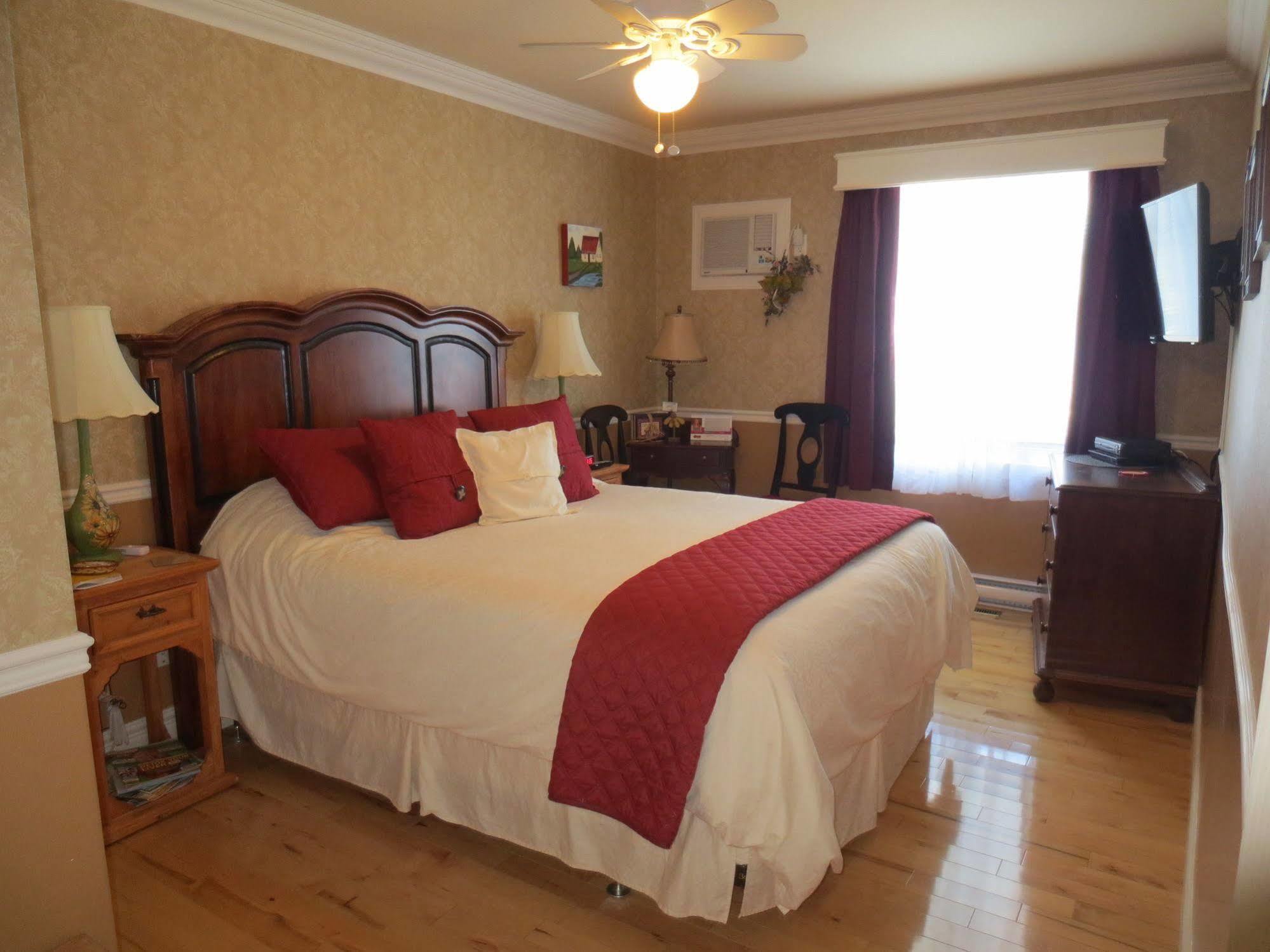 Au Nidaigle Bed & Breakfast Saint-Basile Dış mekan fotoğraf