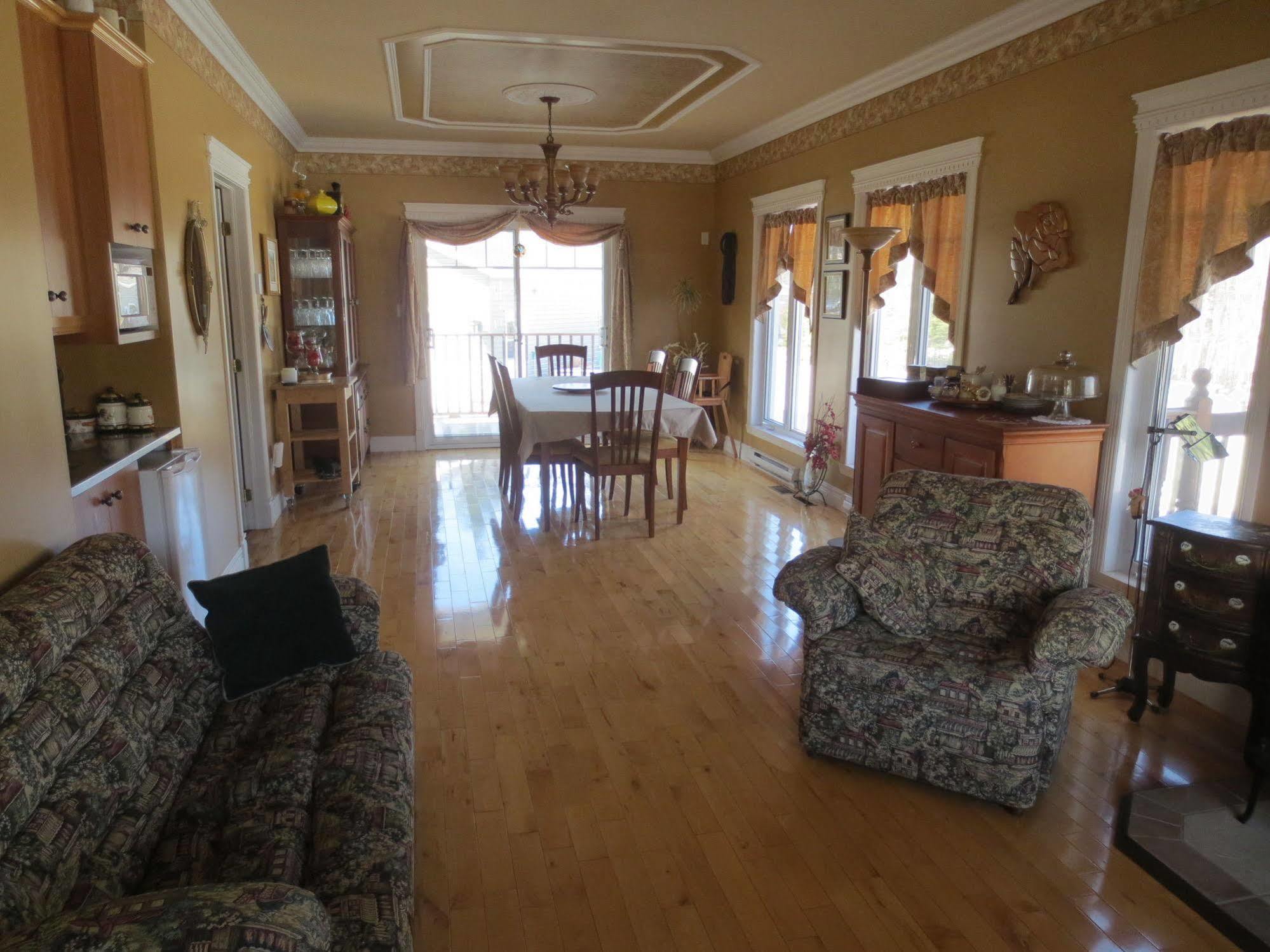 Au Nidaigle Bed & Breakfast Saint-Basile Dış mekan fotoğraf
